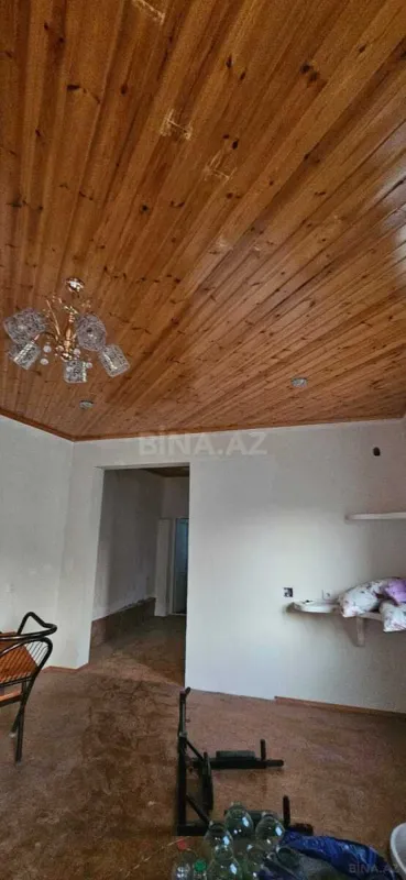 Satılır 7 otaqlı həyət evi 100 m²