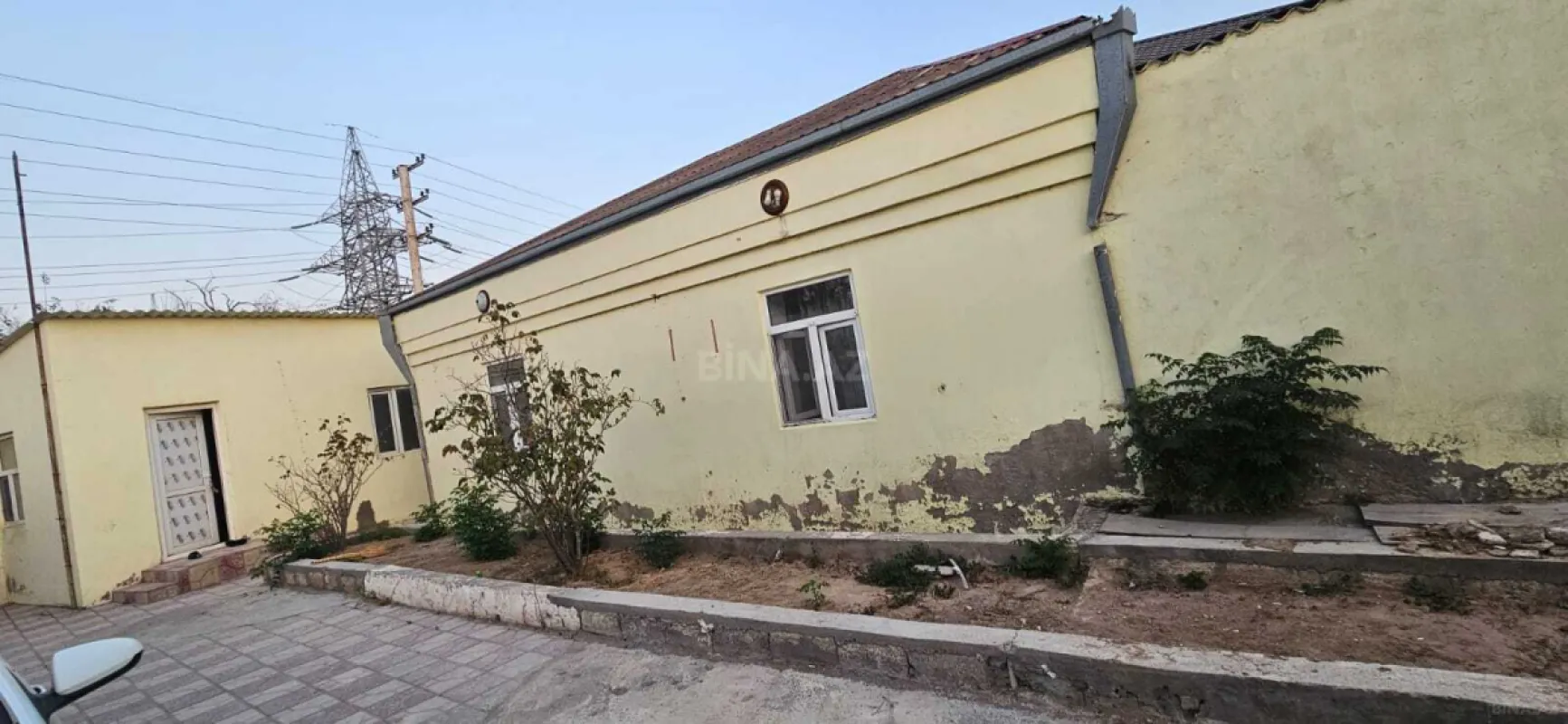 Satılır 7 otaqlı həyət evi 100 m²