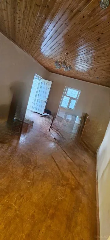Satılır 7 otaqlı həyət evi 100 m²