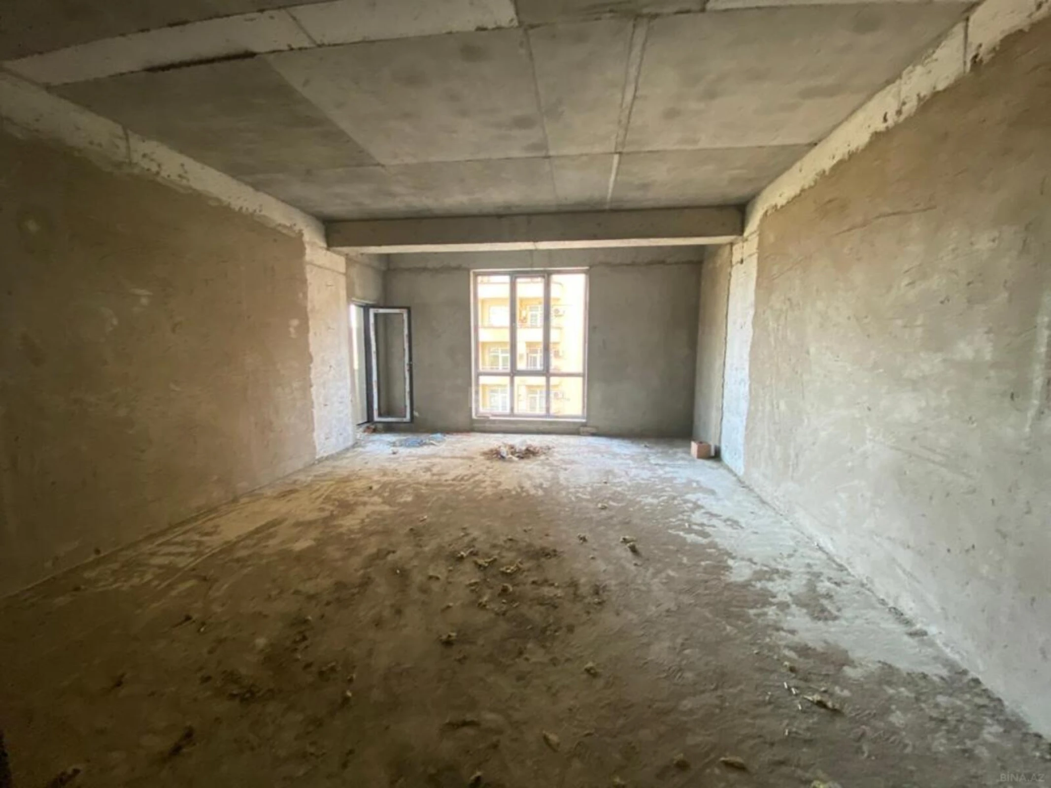 Satılır 3 otaqlı mənzil 146 m²