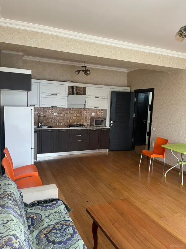 Kirayə verilir 2 otaqlı mənzil 60 m²