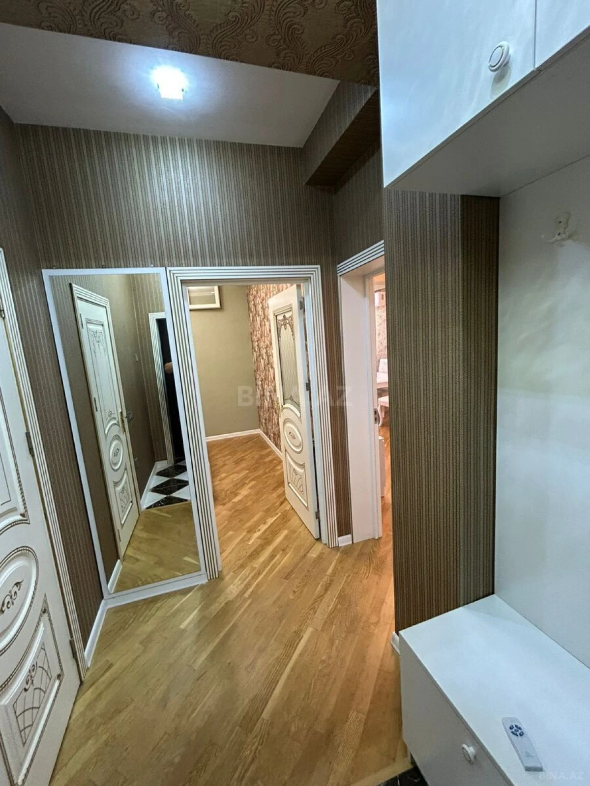 Kirayə verilir 2 otaqlı mənzil 80 m²