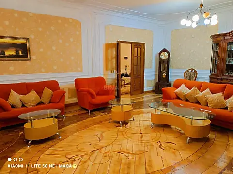 Kirayə verilir 4 otaqlı mənzil 150 m²