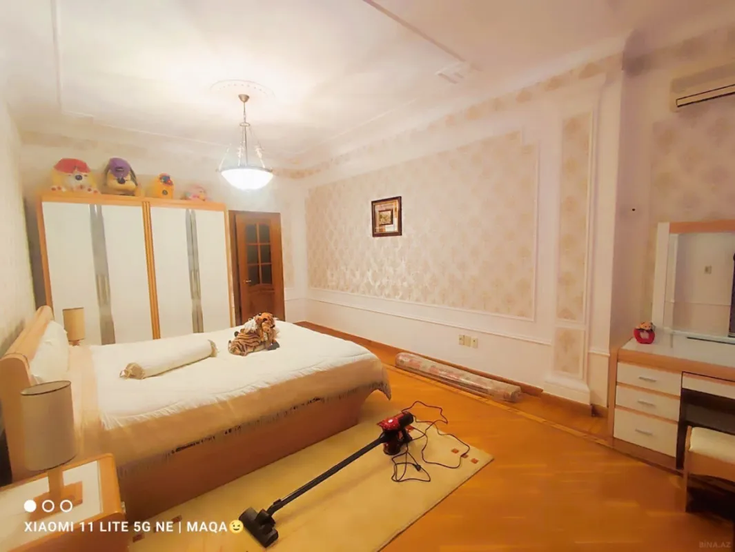 Kirayə verilir 4 otaqlı mənzil 150 m²