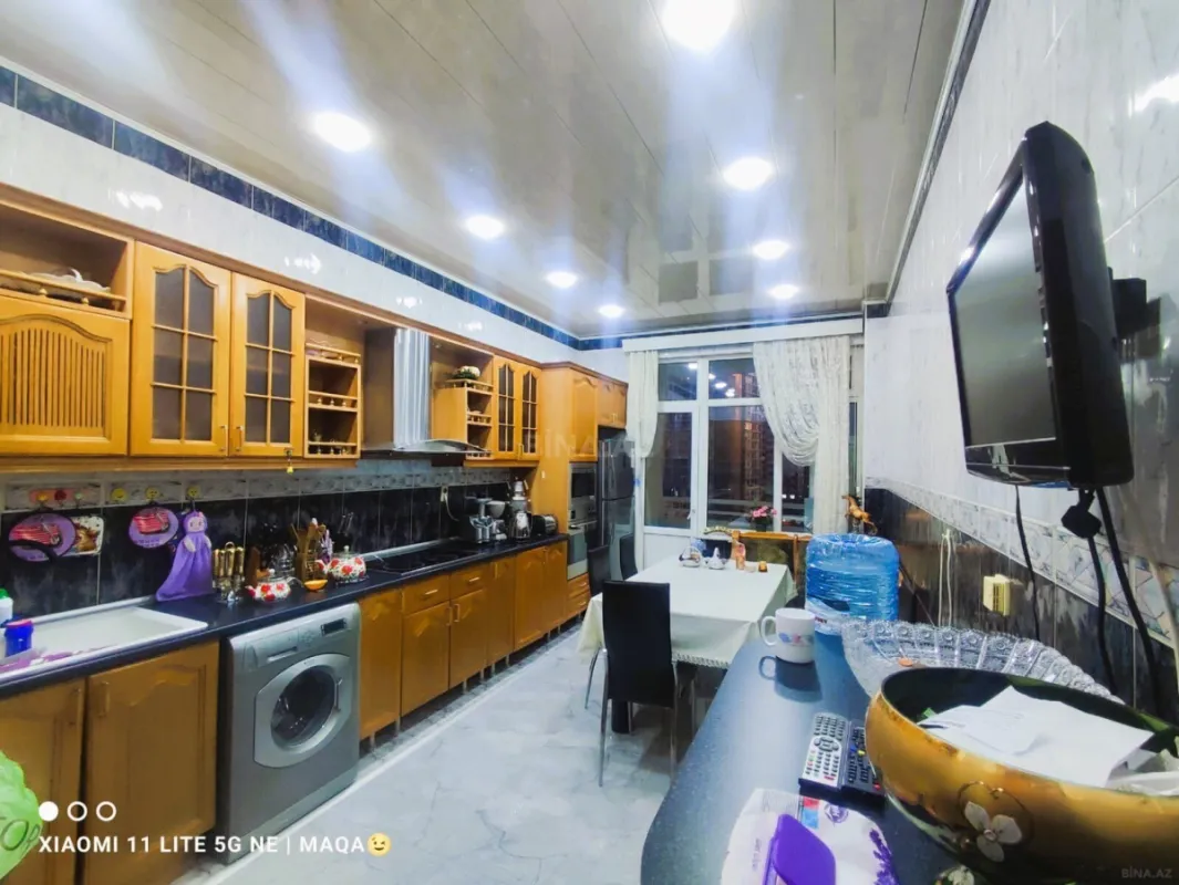 Kirayə verilir 4 otaqlı mənzil 150 m²