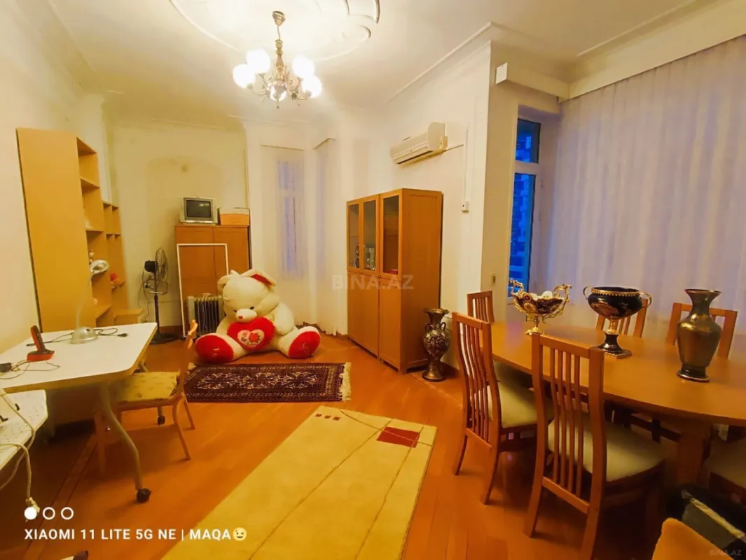 Kirayə verilir 4 otaqlı mənzil 150 m²