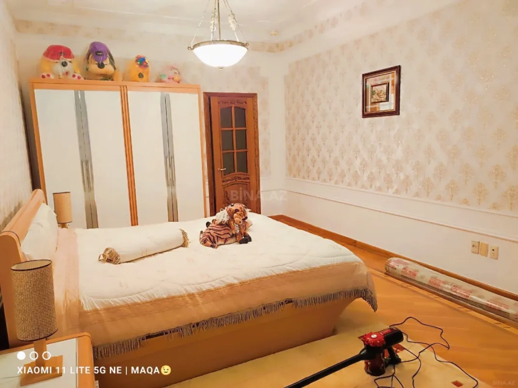 Kirayə verilir 4 otaqlı mənzil 150 m²