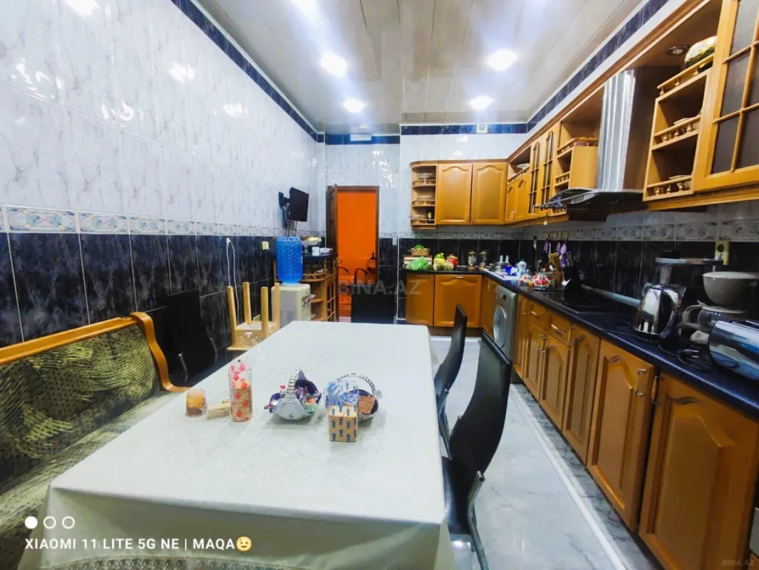 Kirayə verilir 4 otaqlı mənzil 150 m²