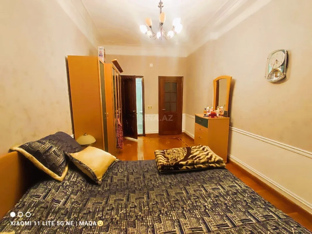 Kirayə verilir 4 otaqlı mənzil 150 m²