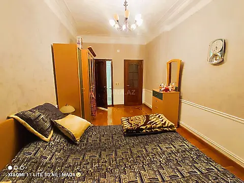 Kirayə verilir 4 otaqlı mənzil 150 m²