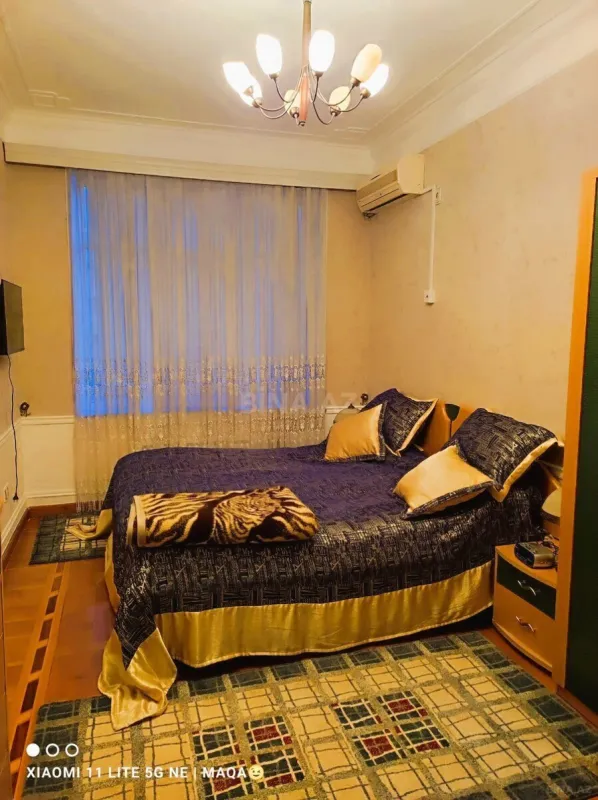 Kirayə verilir 4 otaqlı mənzil 150 m²