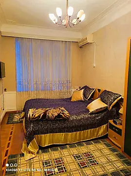 Kirayə verilir 4 otaqlı mənzil 150 m²