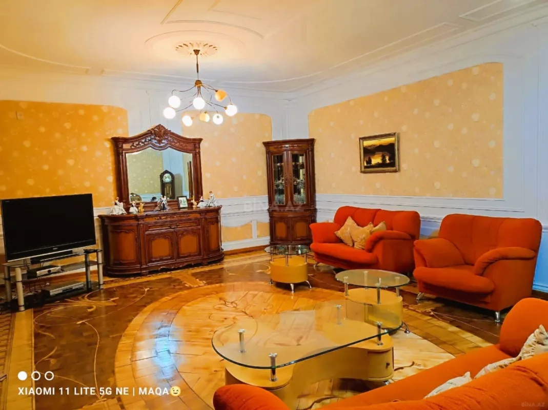 Kirayə verilir 4 otaqlı mənzil 150 m²