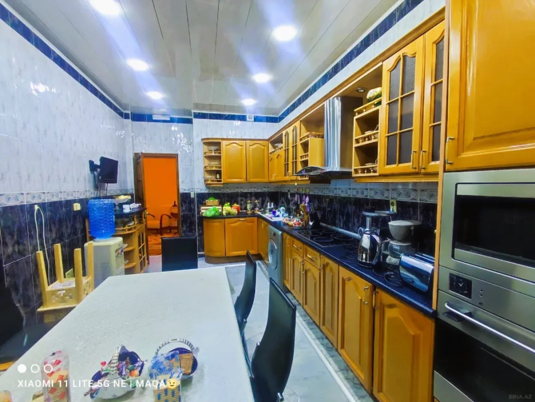 Kirayə verilir 4 otaqlı mənzil 150 m²