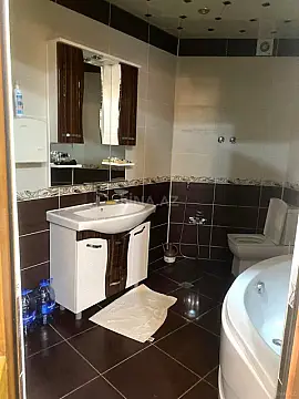 Kirayə verilir 3 otaqlı mənzil 140 m²