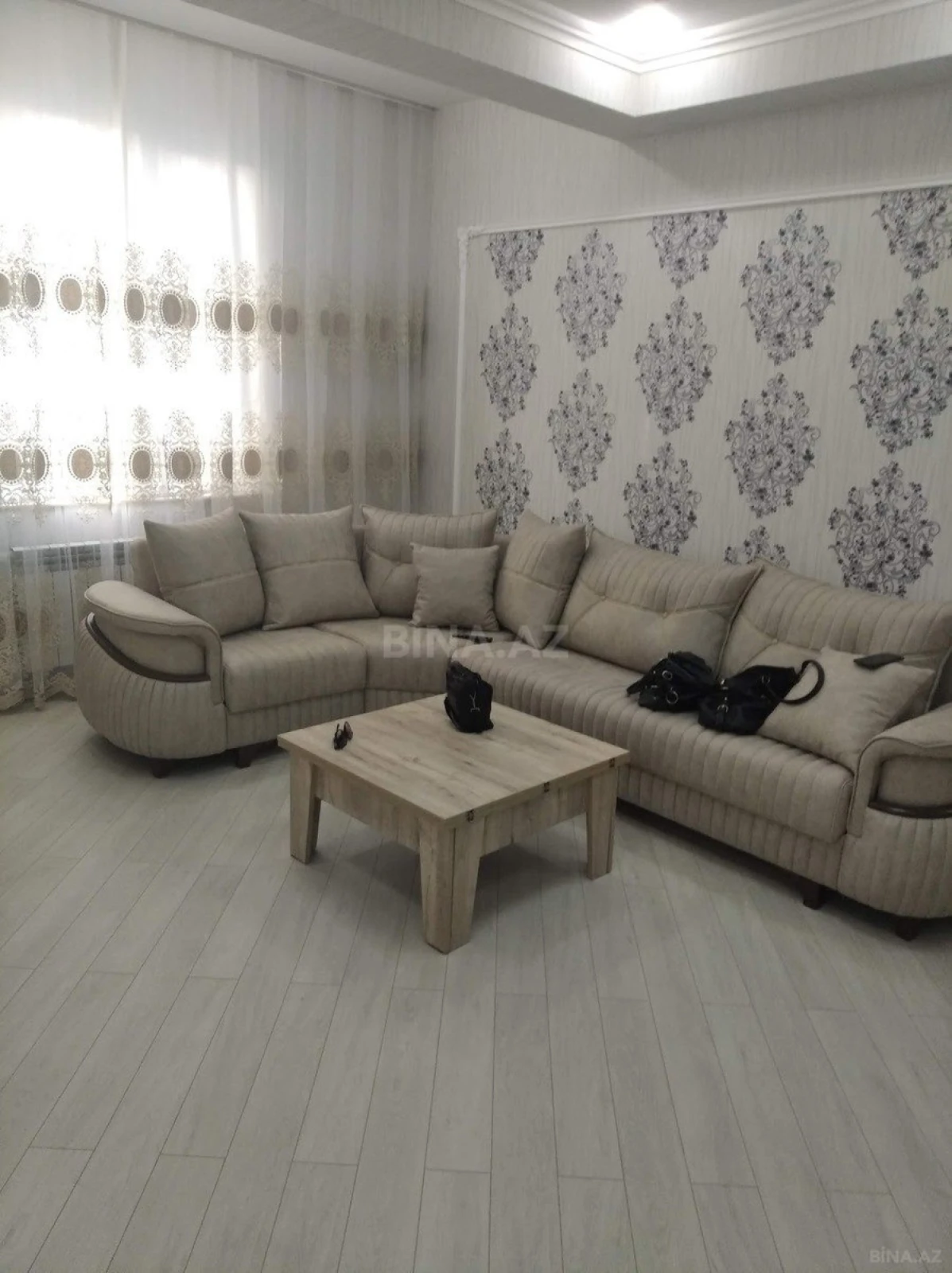 Kirayə verilir 2 otaqlı mənzil 86 m²