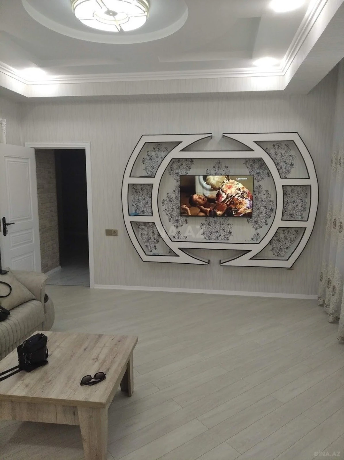 Kirayə verilir 2 otaqlı mənzil 86 m²