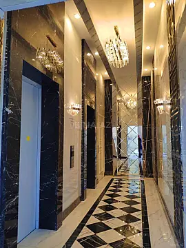 Satılır 4 otaqlı mənzil 242 m²