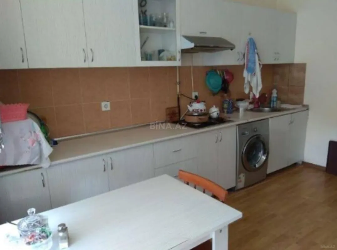 Kirayə verilir 4 otaqlı mənzil 130 m²