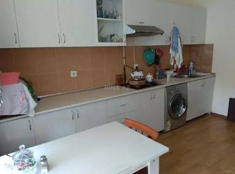 Kirayə verilir 4 otaqlı mənzil 130 m²