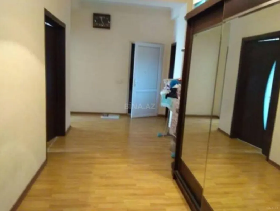 Kirayə verilir 4 otaqlı mənzil 130 m²