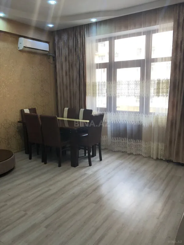 Kirayə verilir 2 otaqlı mənzil 70 m²