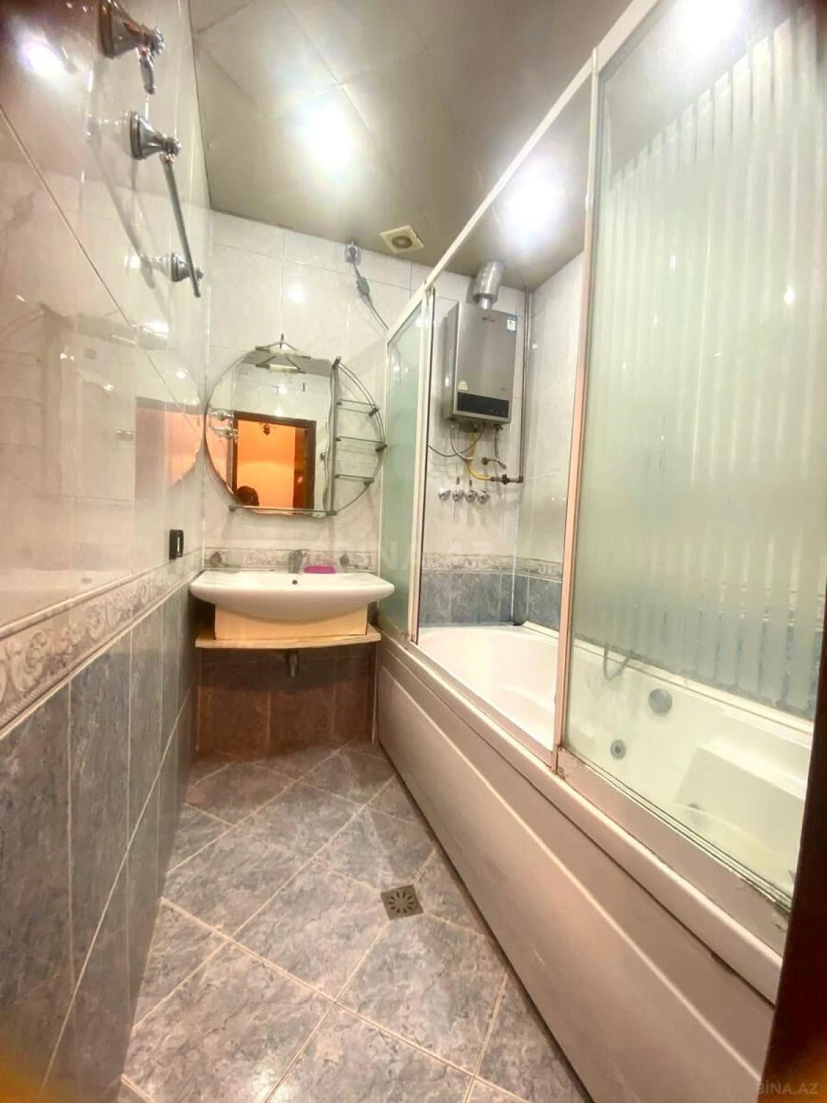 Satılır 4 otaqlı mənzil 84 m²