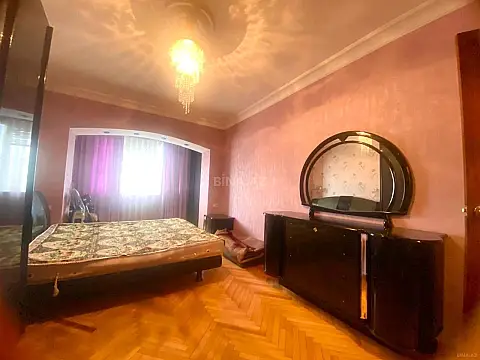 Satılır 4 otaqlı mənzil 84 m²