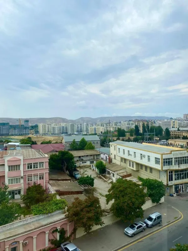 Satılır 4 otaqlı mənzil 84 m²