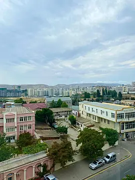 Satılır 4 otaqlı mənzil 84 m²