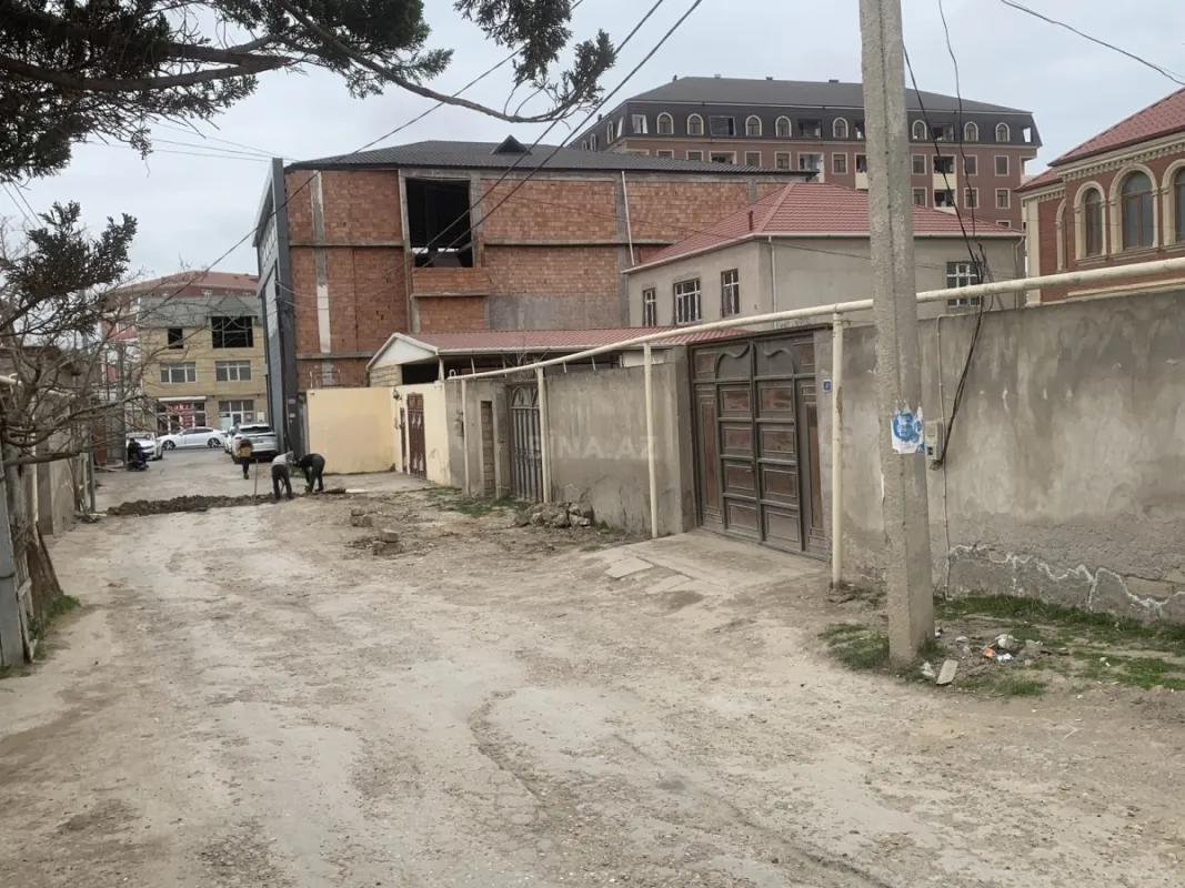 Satılır 6 otaqlı həyət evi 900 m²