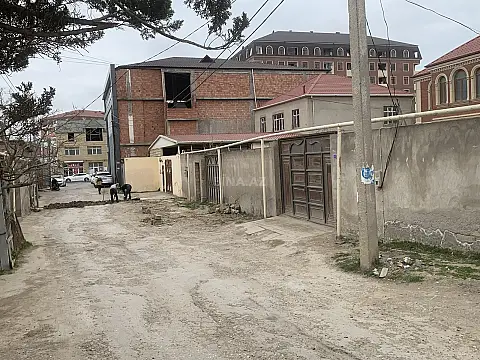 Satılır 6 otaqlı həyət evi 900 m²