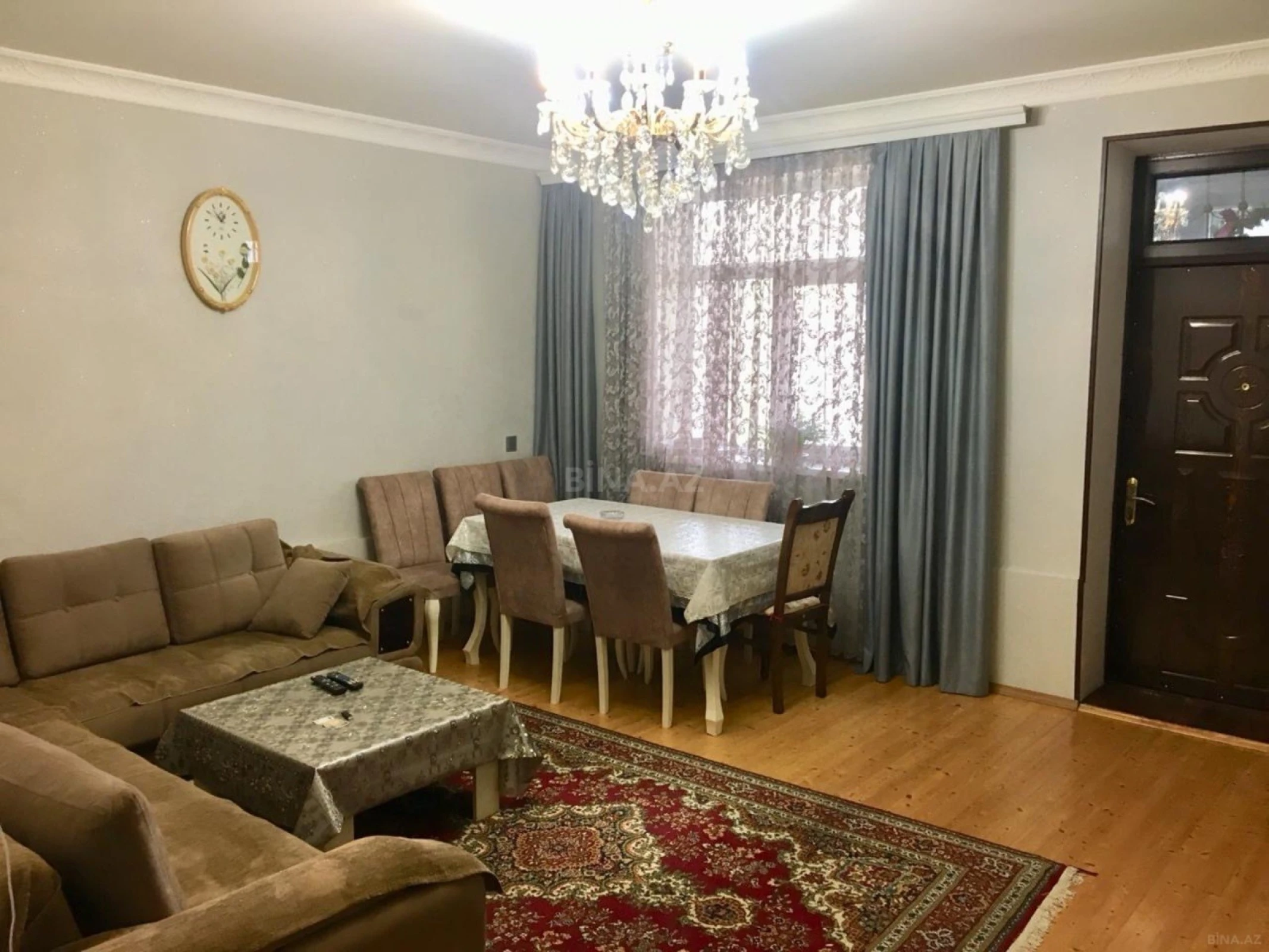 Satılır 6 otaqlı həyət evi 900 m²