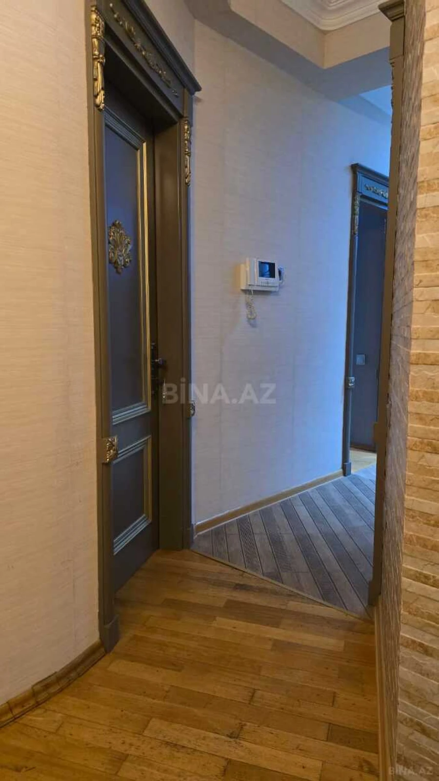 Satılır 3 otaqlı mənzil 110 m²