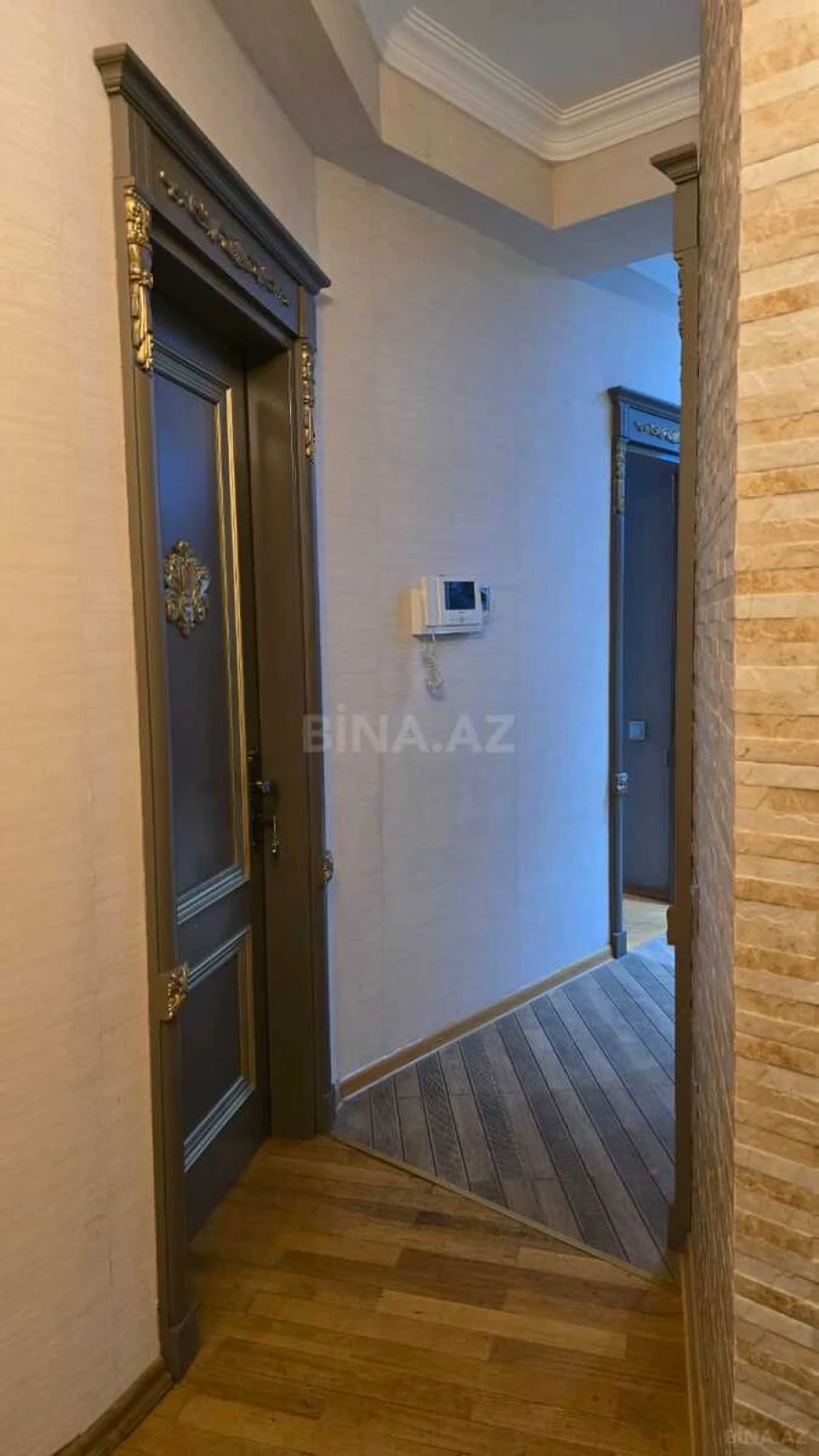 Satılır 3 otaqlı mənzil 110 m²