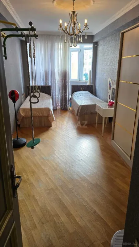 Satılır 3 otaqlı mənzil 110 m²