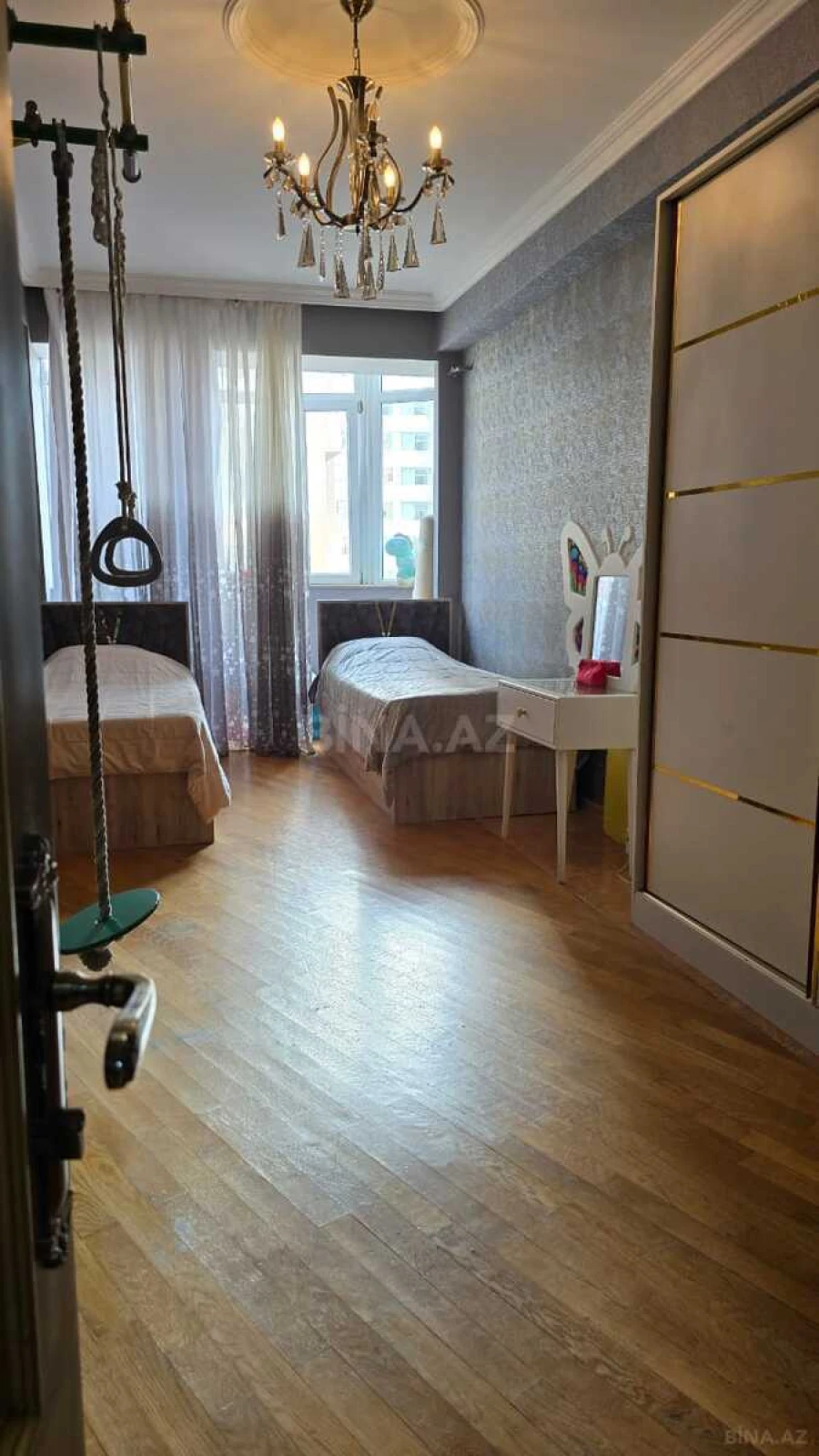 Satılır 3 otaqlı mənzil 110 m²