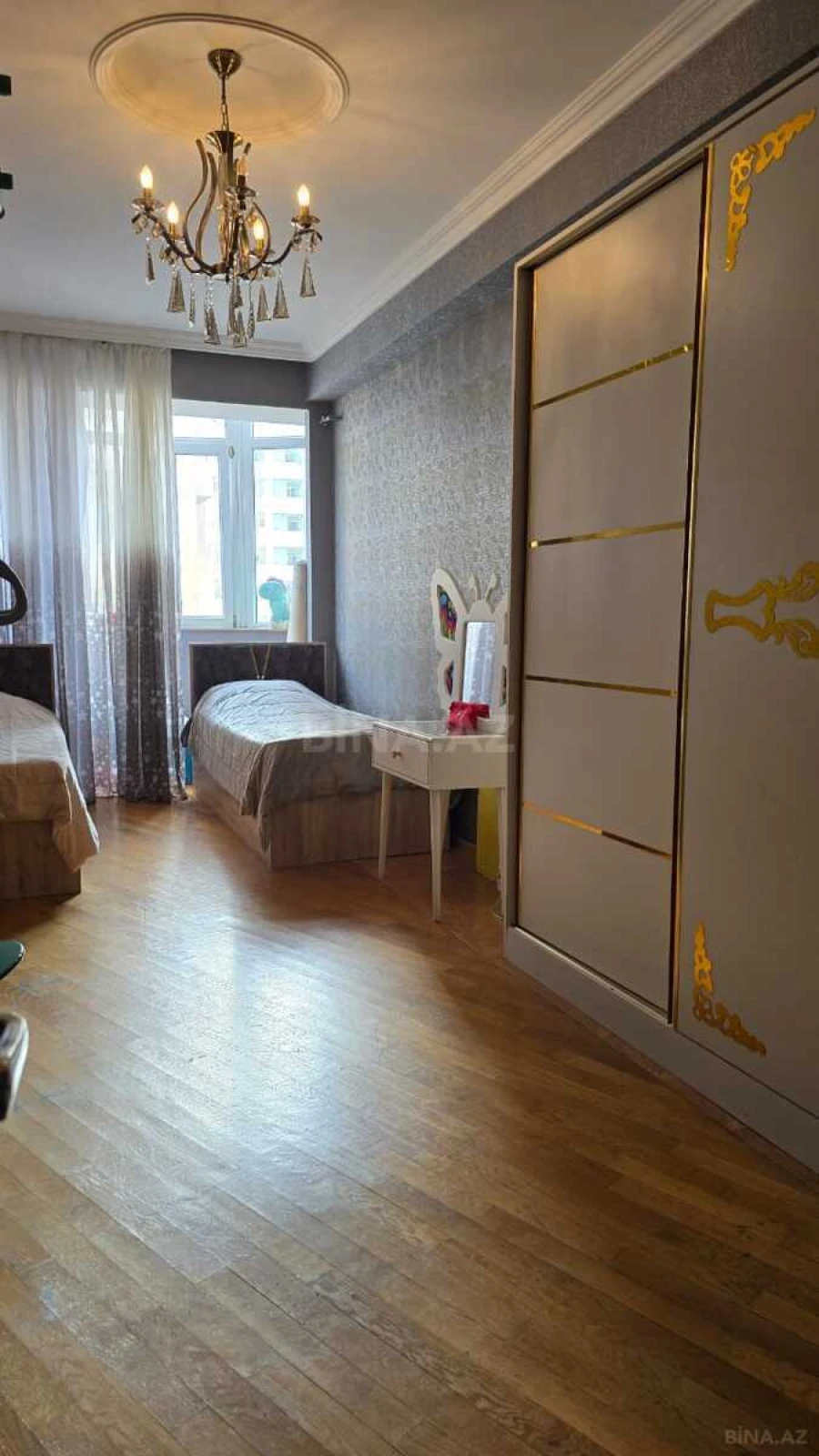 Satılır 3 otaqlı mənzil 110 m²