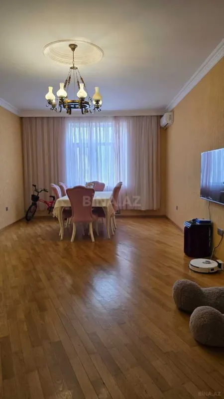 Satılır 3 otaqlı mənzil 110 m²