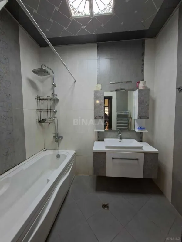 Kirayə verilir 2 otaqlı mənzil 95 m²