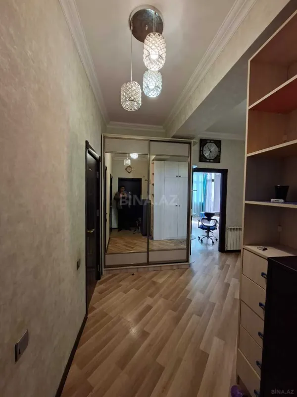 Kirayə verilir 2 otaqlı mənzil 95 m²