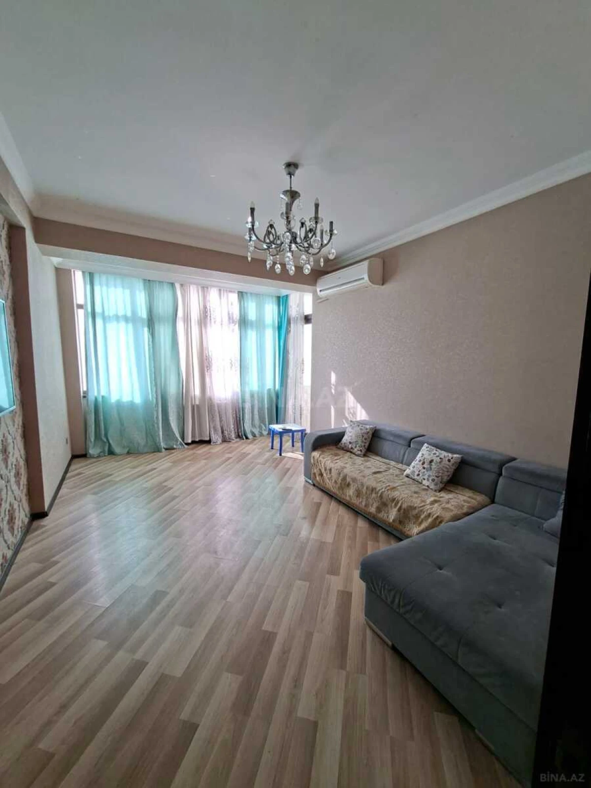 Kirayə verilir 2 otaqlı mənzil 95 m²