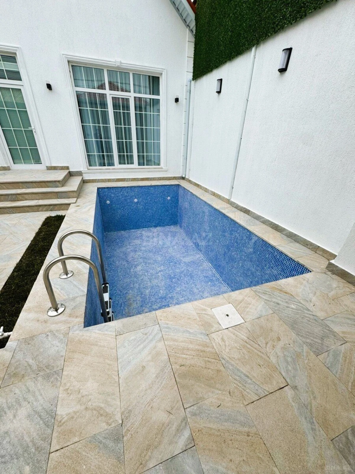 Satılır 4 otaqlı həyət evi 150 m²