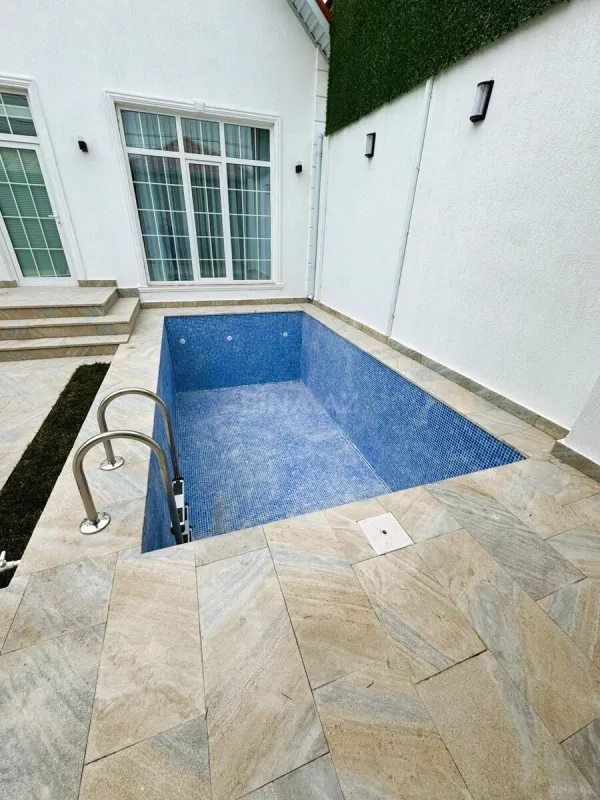 Satılır 4 otaqlı həyət evi 150 m²