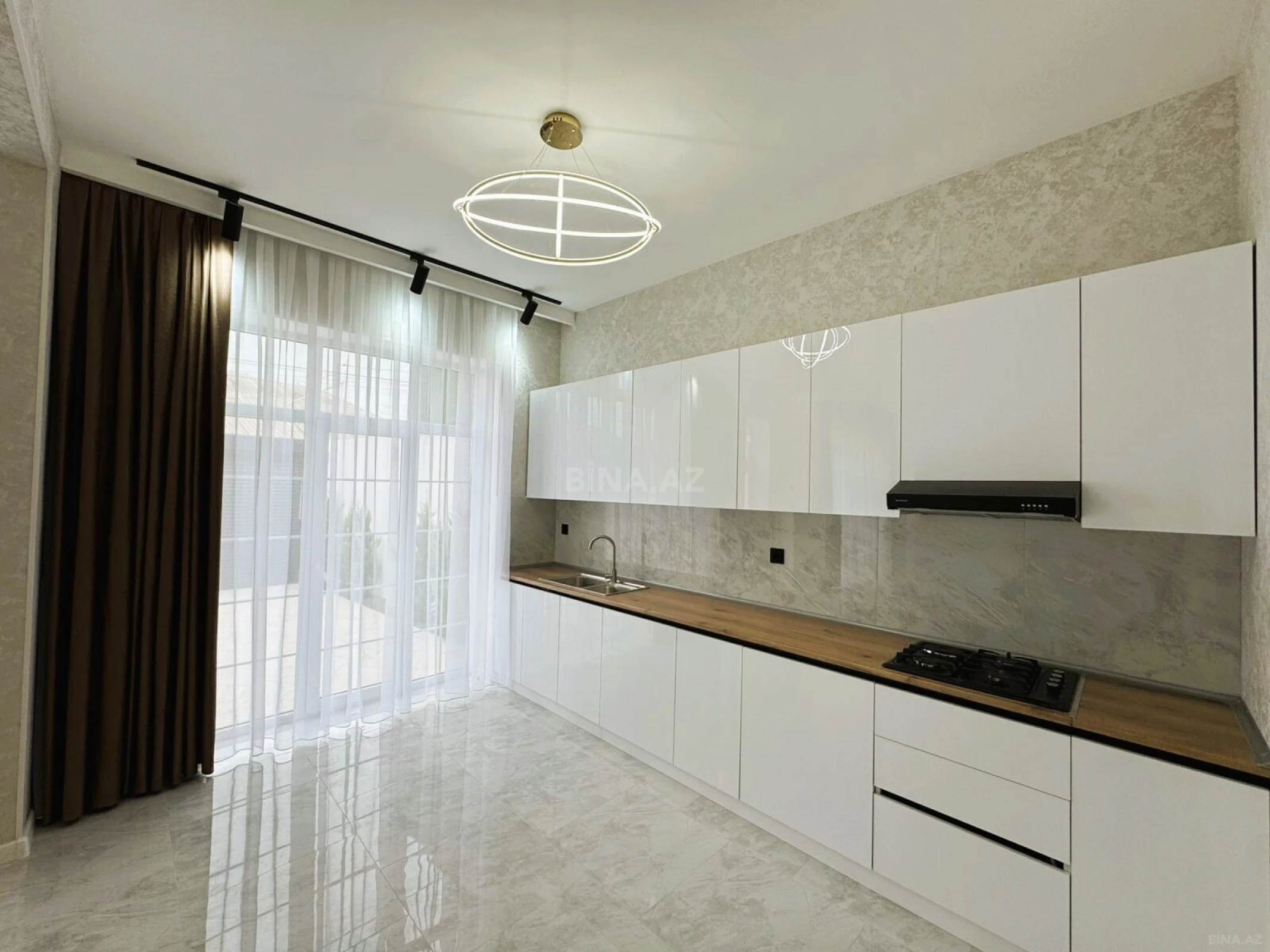 Satılır 4 otaqlı həyət evi 150 m²