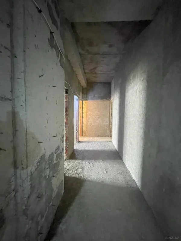 Satılır 3 otaqlı mənzil 179 m²