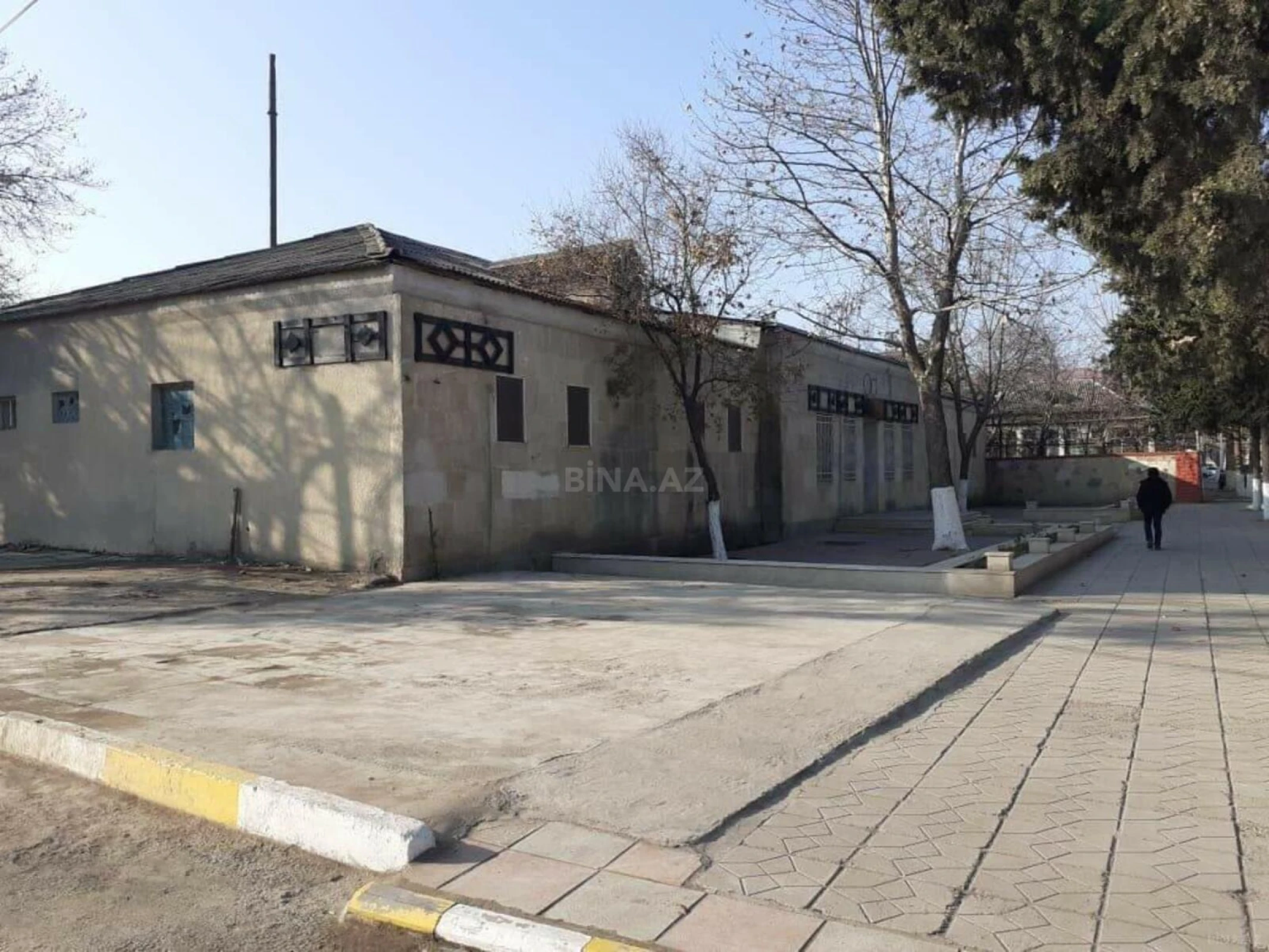 Satılır obyekt 1200 m²