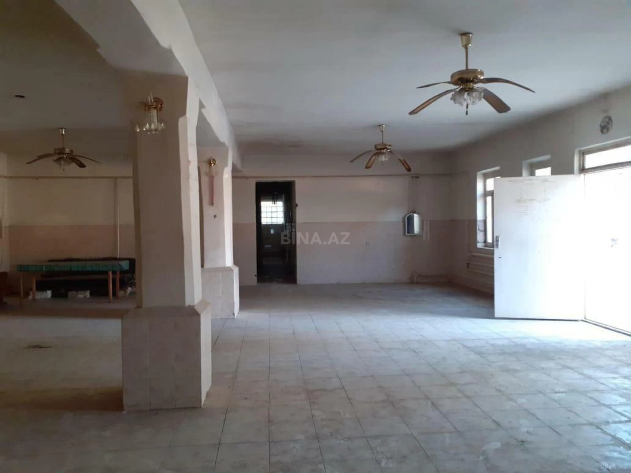 Satılır obyekt 1200 m²