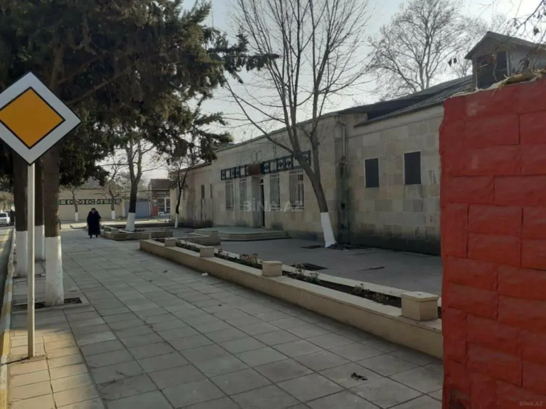 Satılır obyekt 1200 m²