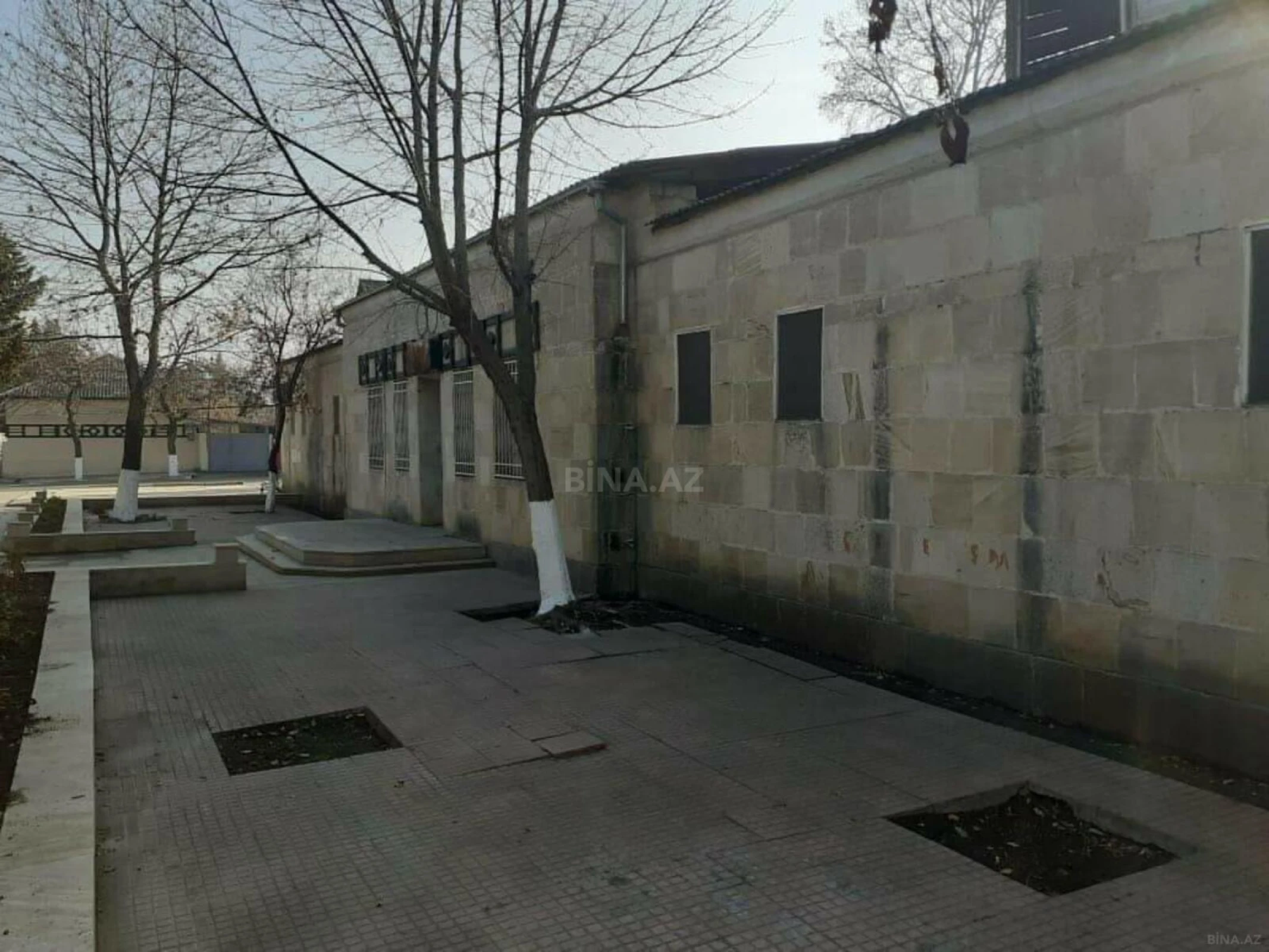 Satılır obyekt 1200 m²